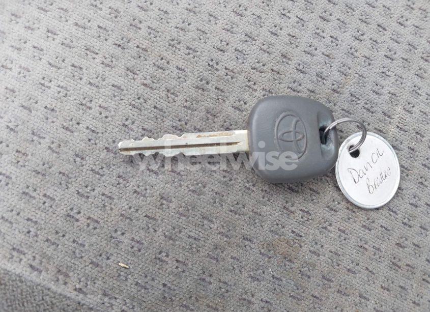 Photo 11 of 2005 Toyota Corolla CE (VIN 2T1BR32E95C486720)