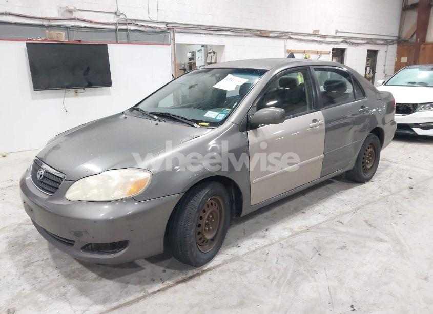 Photo 2 of 2005 Toyota Corolla LE (VIN 2T1BR32E95C501863)