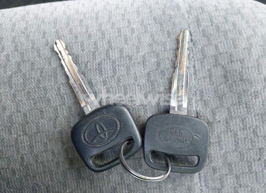 Photo 11 of 2003 Toyota Corolla LE (VIN 2T1BR32EX3C138129)