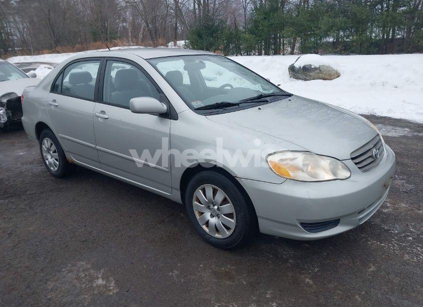 2004 Toyota Corolla LE (VIN 2T1BR32EX4C262256) main photo
