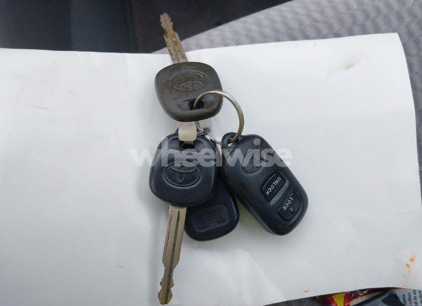 Photo 11 of 2005 Toyota Corolla LE (VIN 2T1BR32EX5C448655)