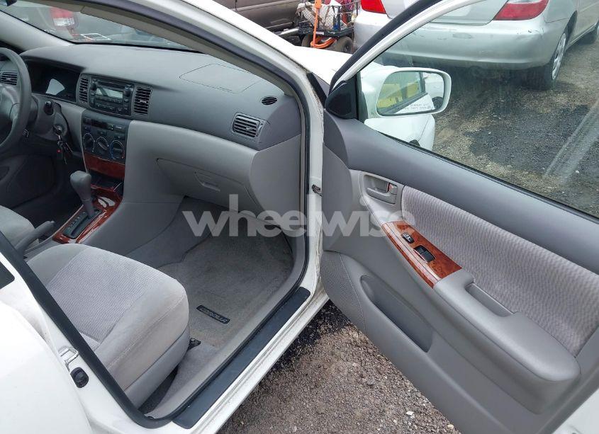 Photo 5 of 2005 Toyota Corolla LE (VIN 2T1BR32EX5C504772)