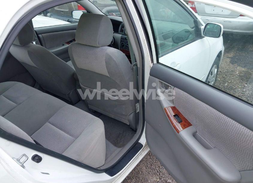 Photo 8 of 2005 Toyota Corolla LE (VIN 2T1BR32EX5C504772)