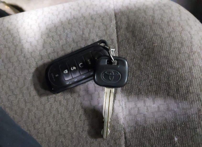 Photo 11 of 2003 Toyota Corolla LE (VIN 2T1BR38E23C070402)