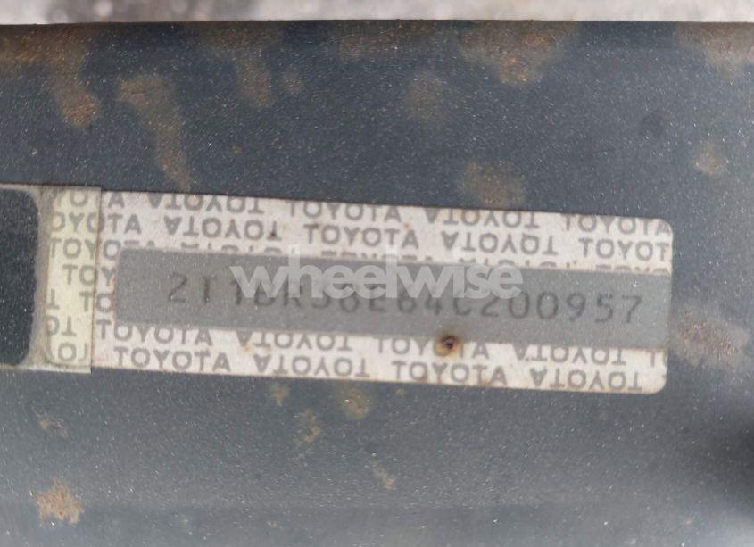 Photo 9 of 2004 Toyota Corolla LE (VIN 2T1BR38E64C200957)