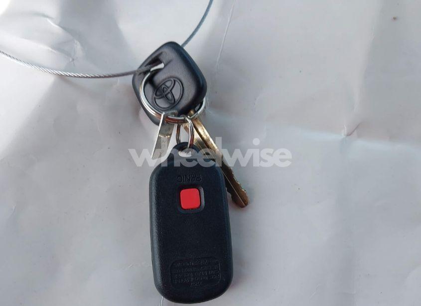 Photo 11 of 2004 Toyota Corolla LE (VIN 2T1BR38E84C200300)