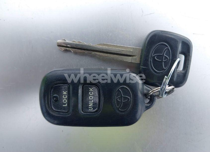 Photo 11 of 2004 Toyota Corolla LE (VIN 2T1BR38E84C257922)