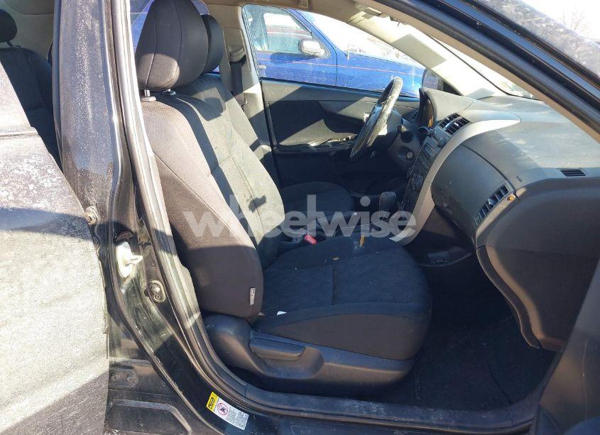 Photo 5 of 2009 Toyota Corolla S (VIN 2T1BU40E09C062372)