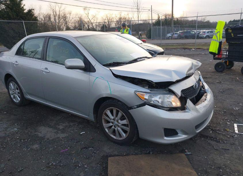 2009 Toyota Corolla XLE (VIN 2T1BU40E09C107195) main photo