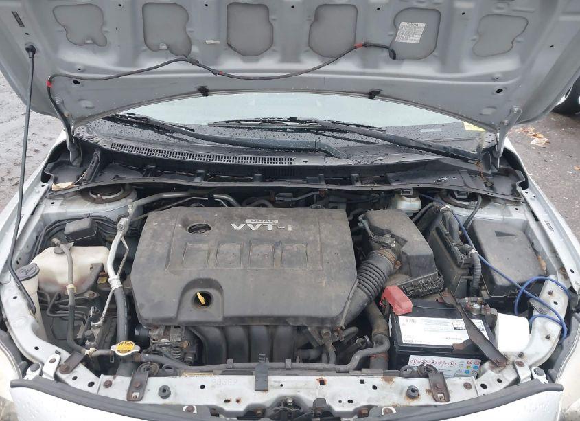 Photo 10 of 2009 Toyota Corolla LE (VIN 2T1BU40E09C141699)