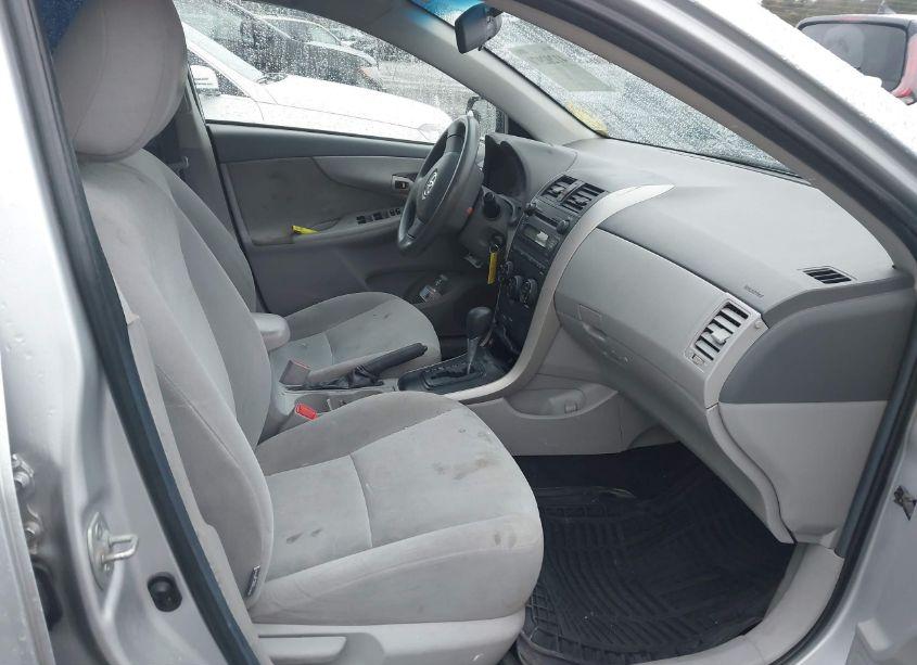 Photo 5 of 2009 Toyota Corolla LE (VIN 2T1BU40E09C141699)