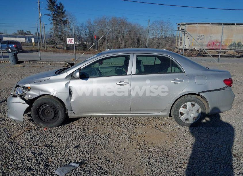 Photo 14 of 2009 Toyota Corolla LE (VIN 2T1BU40E09C142318)