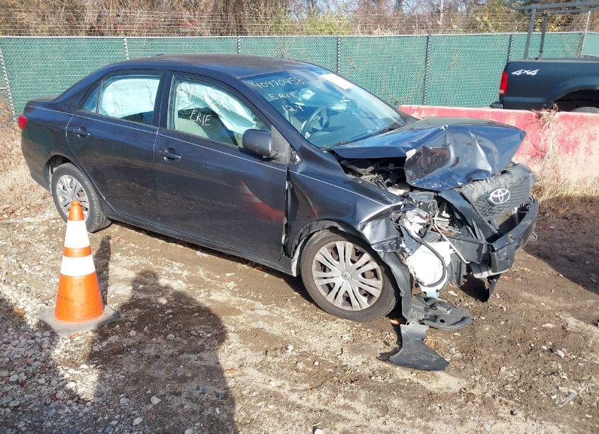 2009 Toyota Corolla XLE (VIN 2T1BU40E09C168529) main photo
