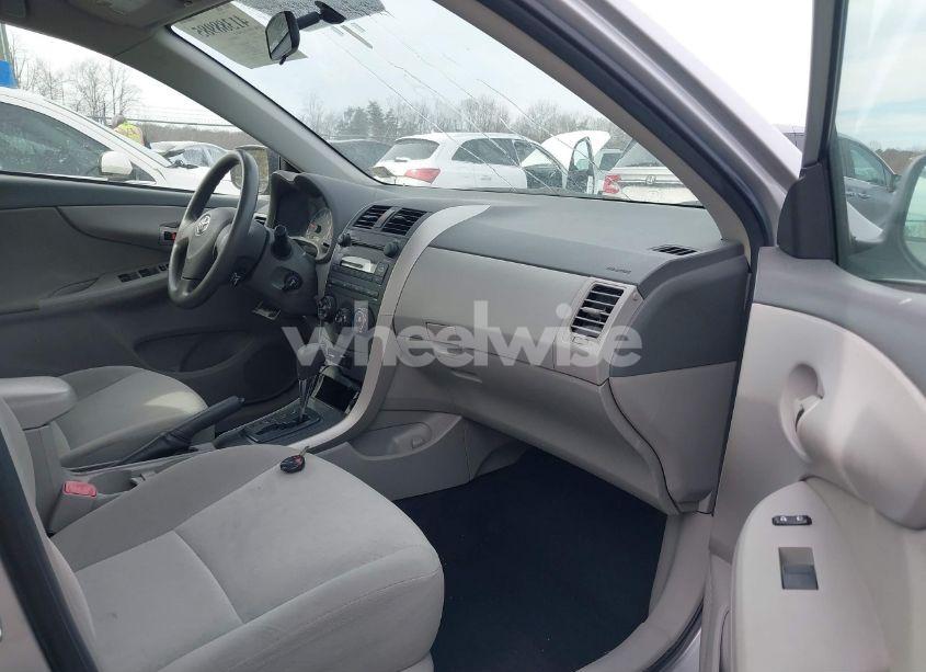 Photo 5 of 2009 Toyota Corolla LE (VIN 2T1BU40E29C126640)