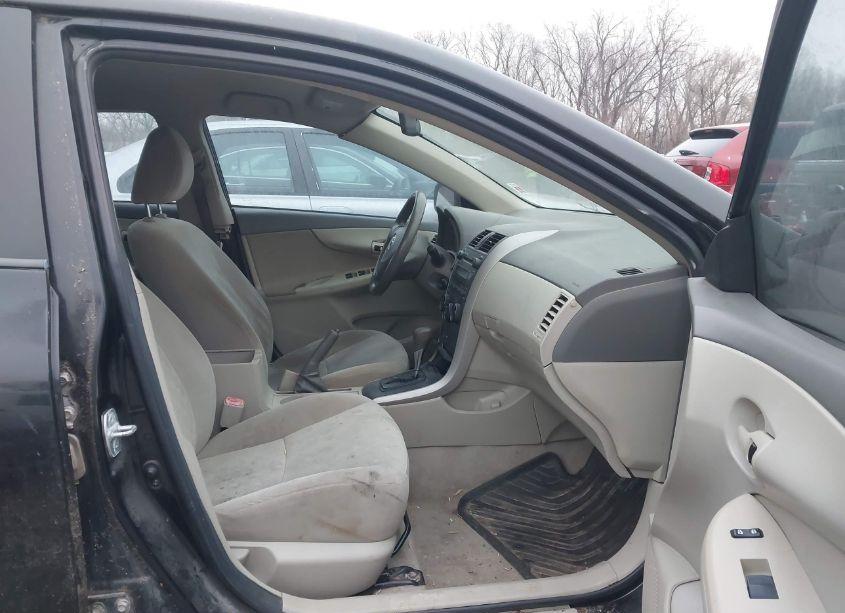 Photo 5 of 2009 Toyota Corolla LE (VIN 2T1BU40E29C139873)