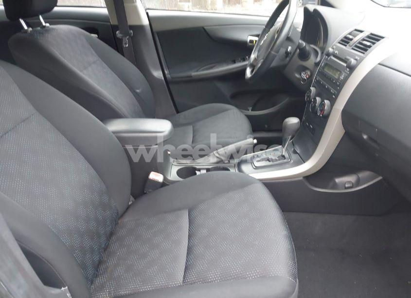 Photo 5 of 2009 Toyota Corolla S (VIN 2T1BU40E29C156642)