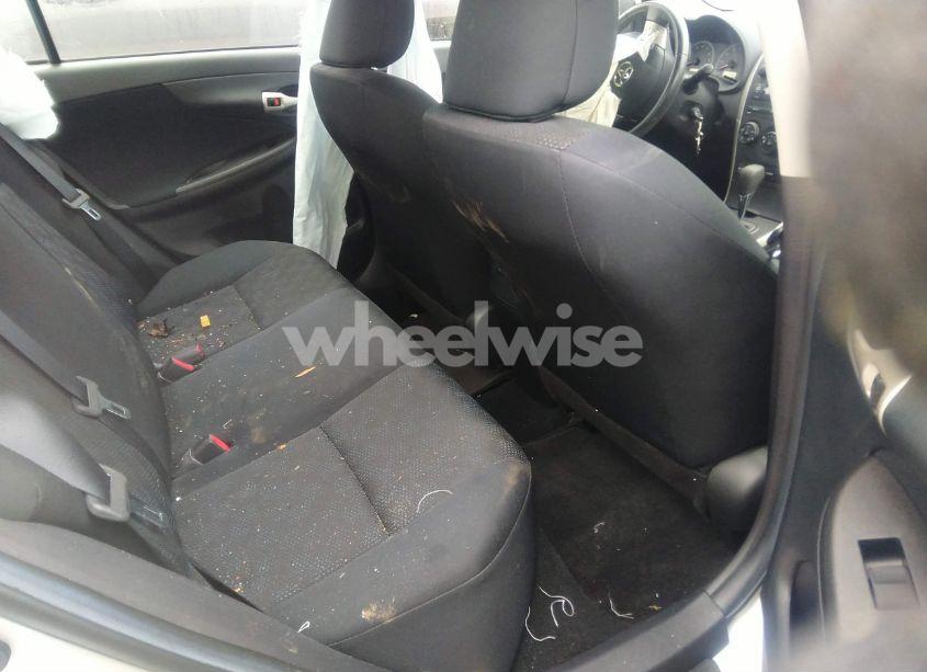 Photo 8 of 2009 Toyota Corolla S (VIN 2T1BU40E39C150445)