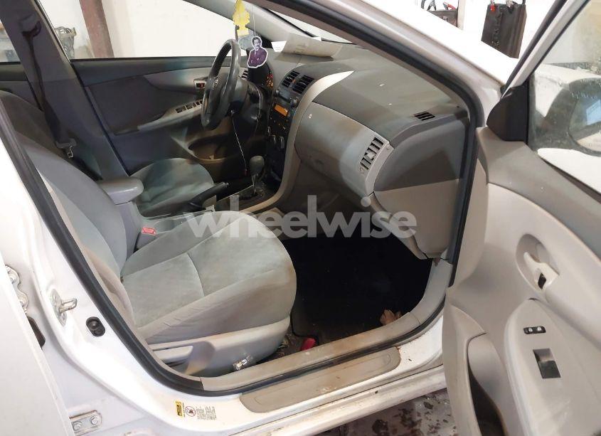 Photo 5 of 2009 Toyota Corolla LE (VIN 2T1BU40E49C154052)