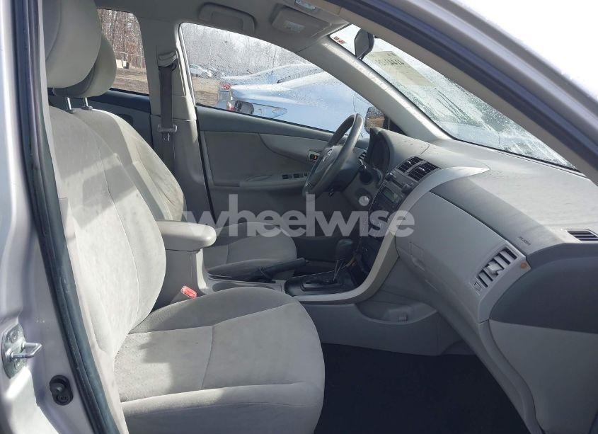 Photo 5 of 2009 Toyota Corolla LE (VIN 2T1BU40E59C034325)