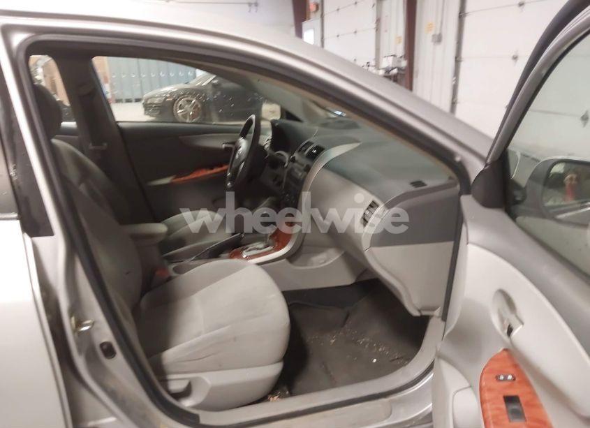 Photo 5 of 2009 Toyota Corolla XLE (VIN 2T1BU40E59C125093)