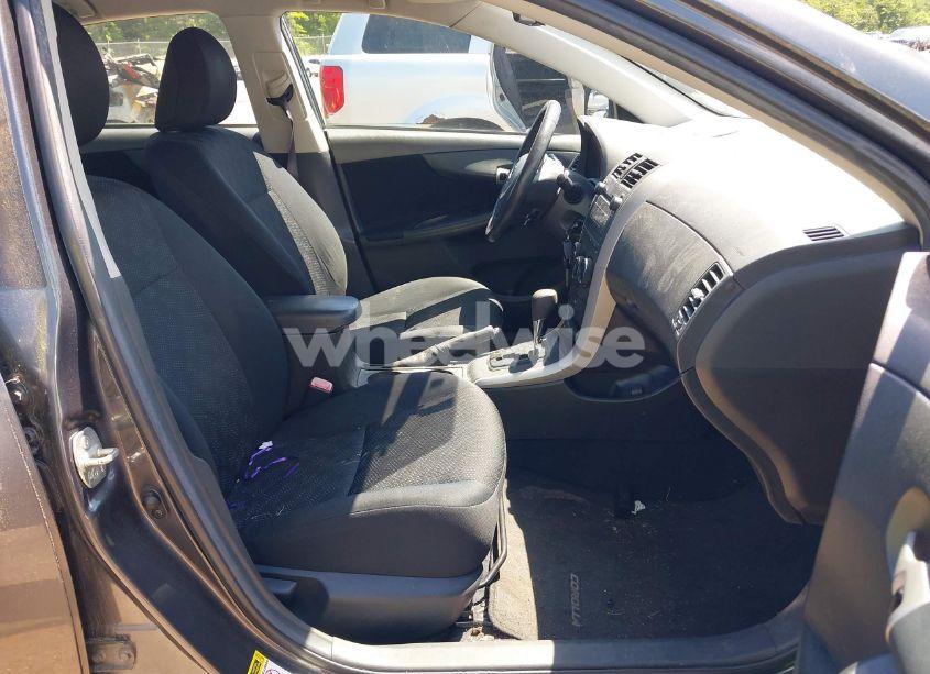 Photo 5 of 2009 Toyota Corolla S (VIN 2T1BU40E69C025407)