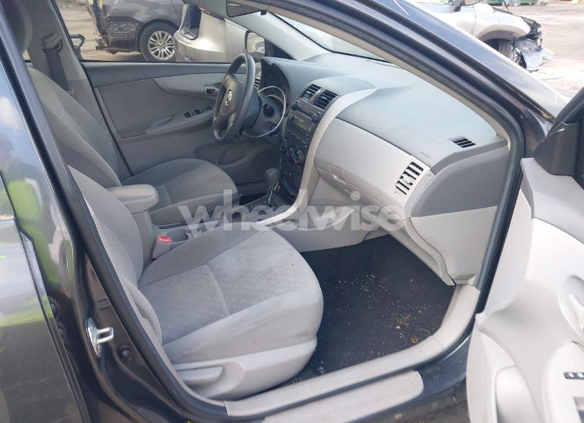 Photo 5 of 2009 Toyota Corolla LE (VIN 2T1BU40E69C096901)