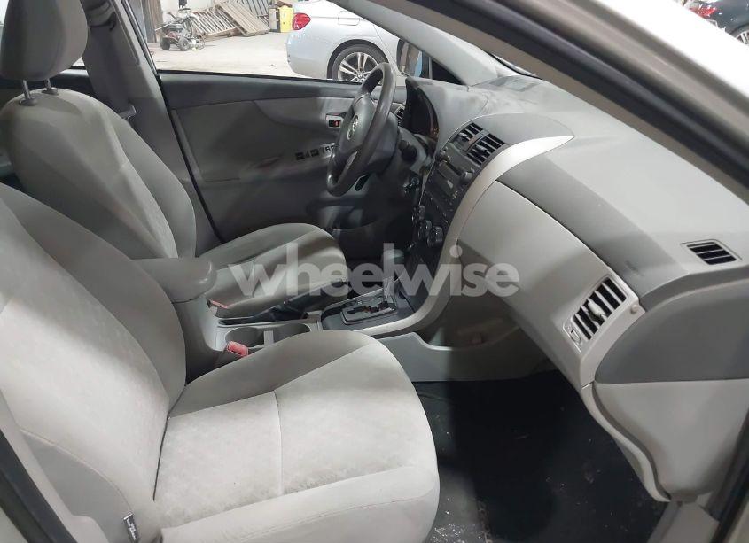 Photo 5 of 2009 Toyota Corolla LE (VIN 2T1BU40E69C130528)