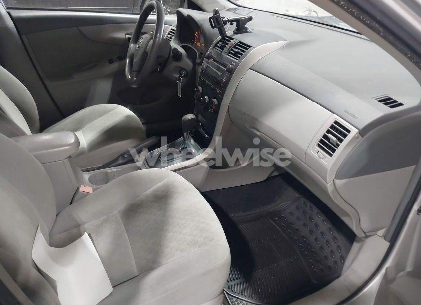 Photo 5 of 2009 Toyota Corolla LE (VIN 2T1BU40E69C155803)