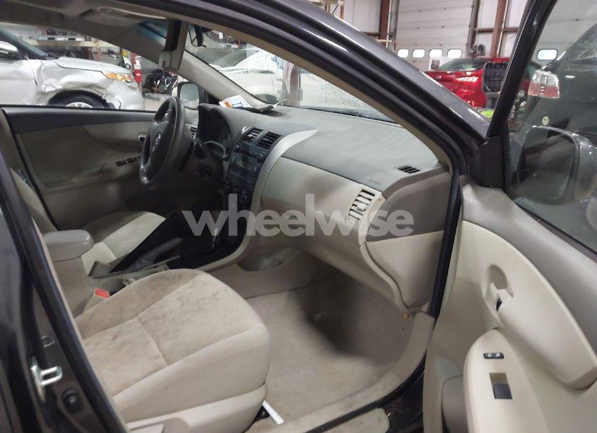 Photo 5 of 2009 Toyota Corolla LE (VIN 2T1BU40E69C183133)