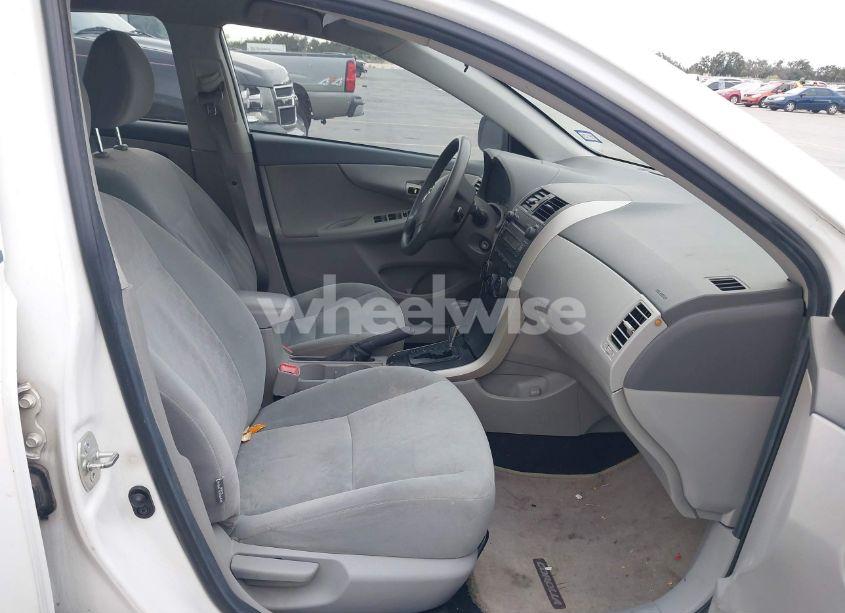 Photo 5 of 2009 Toyota Corolla LE (VIN 2T1BU40E79C048646)