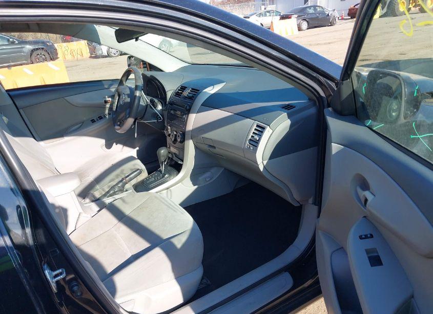 Photo 5 of 2009 Toyota Corolla LE (VIN 2T1BU40E79C178006)