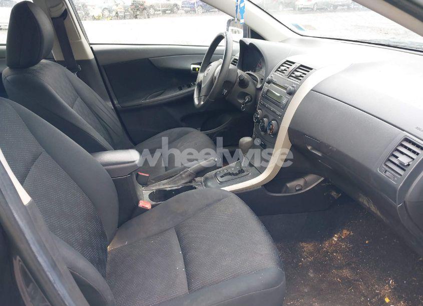 Photo 5 of 2009 Toyota Corolla S (VIN 2T1BU40E89C052754)