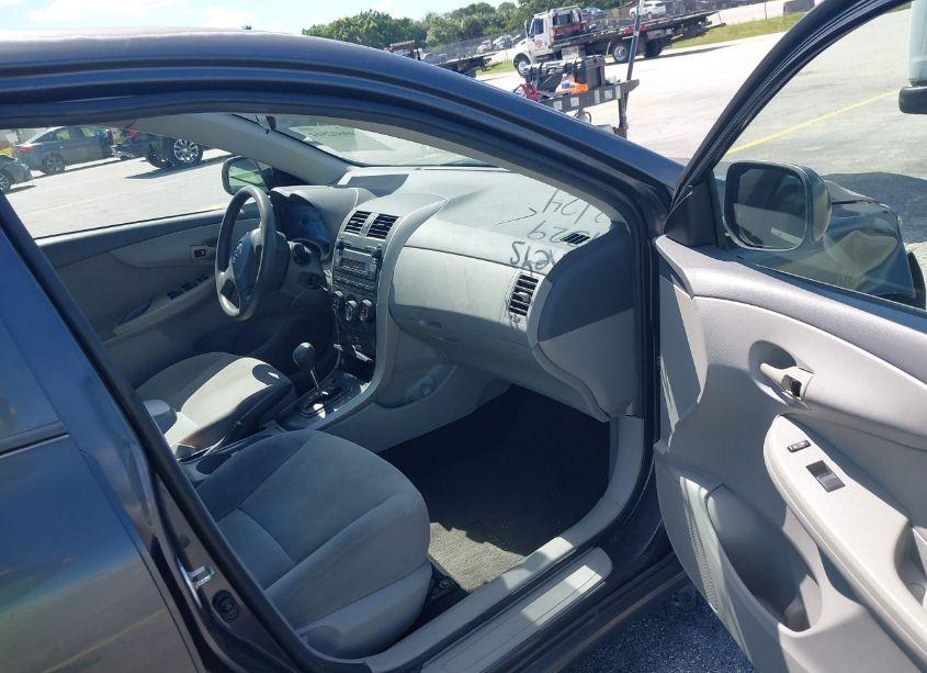 Photo 5 of 2009 Toyota Corolla LE (VIN 2T1BU40E89C114329)