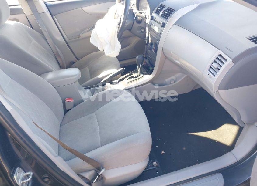 Photo 5 of 2009 Toyota Corolla LE (VIN 2T1BU40E89C120082)