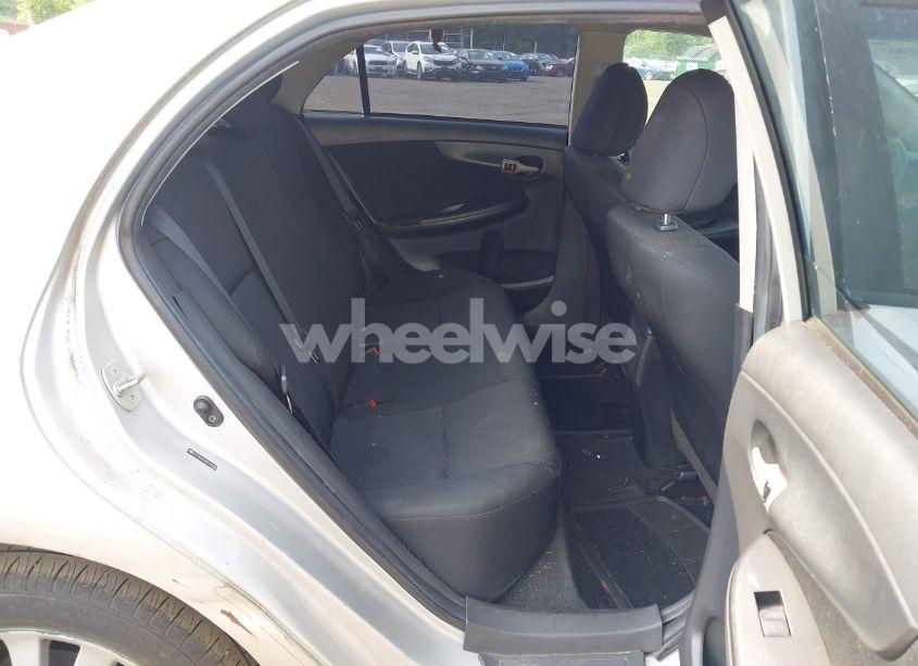 Photo 8 of 2009 Toyota Corolla S (VIN 2T1BU40E89C132586)