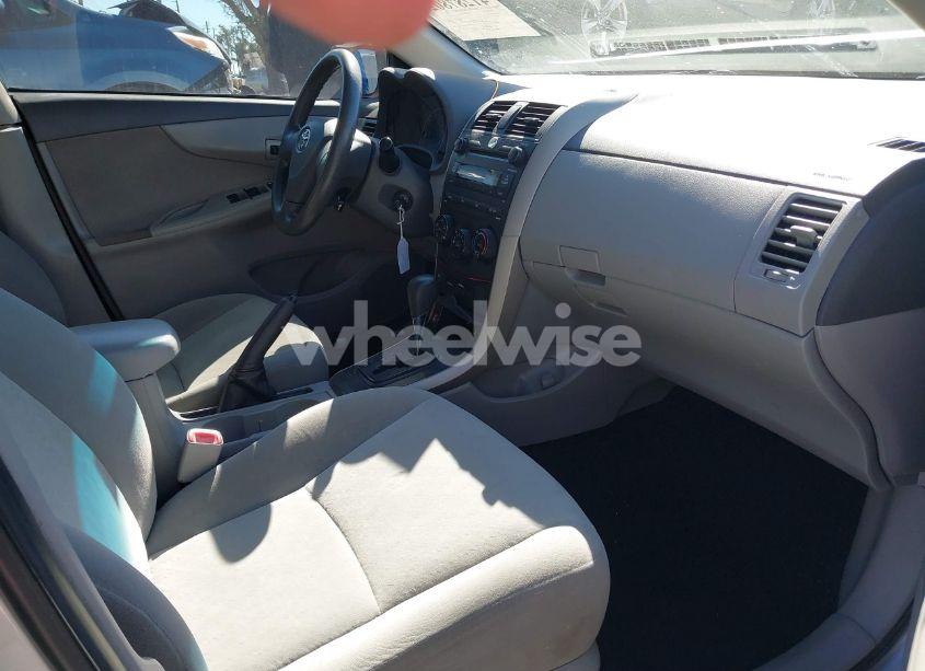 Photo 5 of 2009 Toyota Corolla LE (VIN 2T1BU40E89C182498)