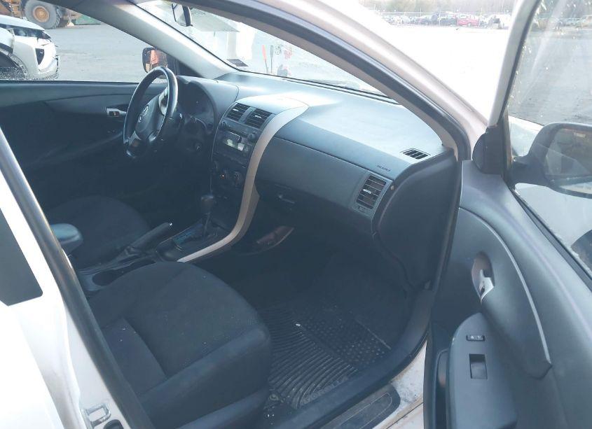 Photo 5 of 2009 Toyota Corolla S (VIN 2T1BU40E99C022579)