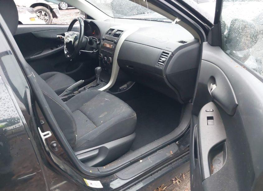 Photo 5 of 2009 Toyota Corolla S (VIN 2T1BU40EX9C016743)