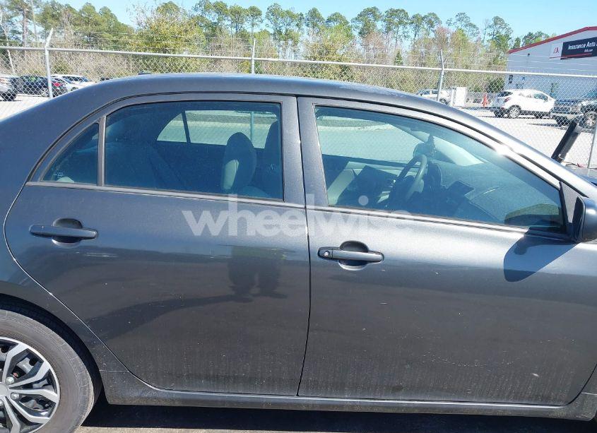 Photo 13 of 2010 Toyota Corolla (VIN 2T1BU4EE0AC371711)