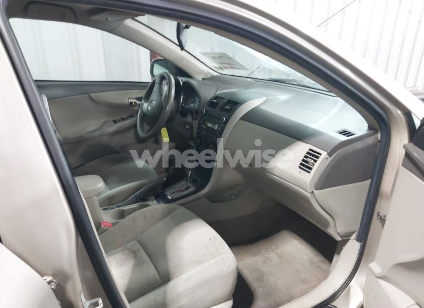 Photo 5 of 2010 Toyota Corolla LE (VIN 2T1BU4EE0AC373801)