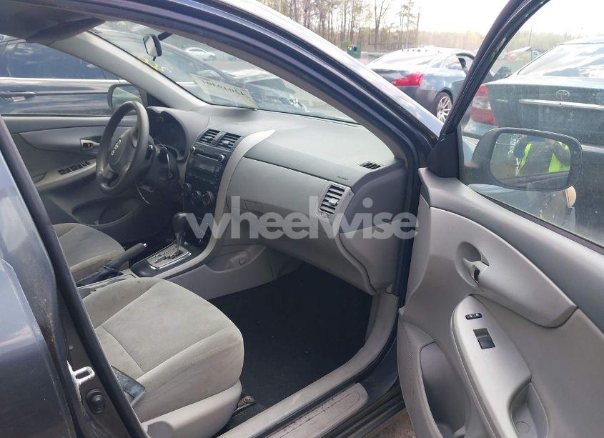 Photo 5 of 2010 Toyota Corolla LE (VIN 2T1BU4EE0AC521946)