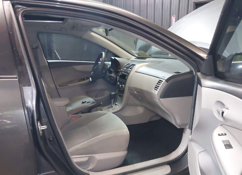 Photo 5 of 2011 Toyota Corolla LE (VIN 2T1BU4EE0BC559744)