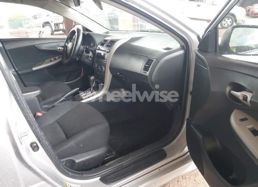 Photo 5 of 2011 Toyota Corolla S (VIN 2T1BU4EE0BC565026)