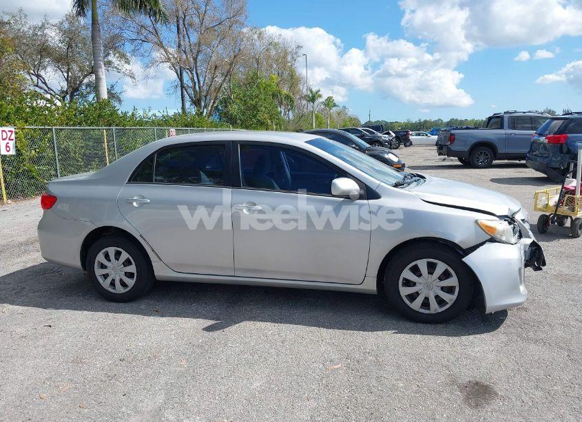 Photo 13 of 2011 Toyota Corolla LE (VIN 2T1BU4EE0BC579055)