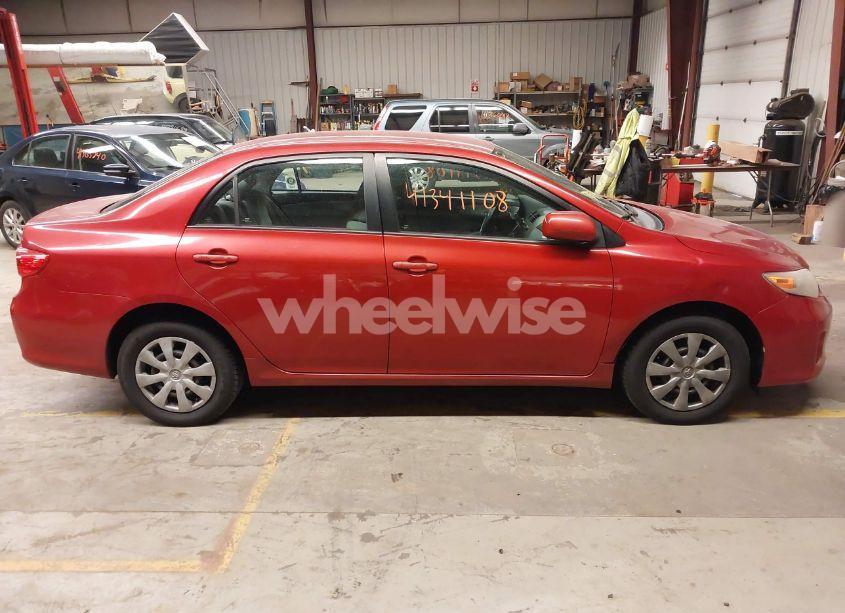 Photo 13 of 2011 Toyota Corolla LE (VIN 2T1BU4EE0BC646852)