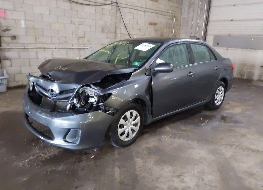 Photo 2 of 2011 Toyota Corolla LE (VIN 2T1BU4EE0BC665613)
