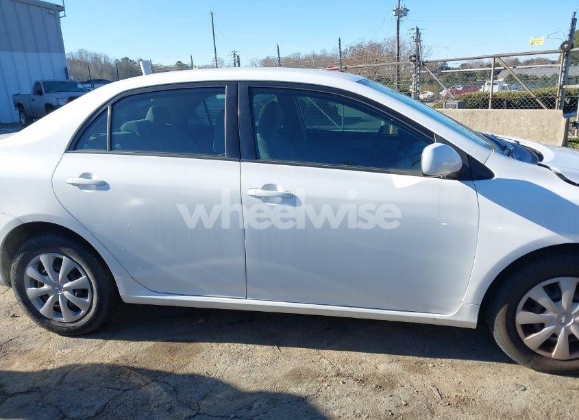 Photo 13 of 2011 Toyota Corolla LE (VIN 2T1BU4EE0BC676725)