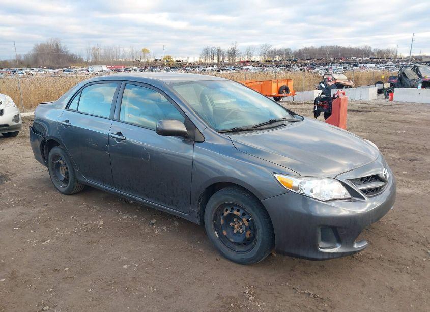 2011 Toyota Corolla LE (VIN 2T1BU4EE0BC696375) main photo