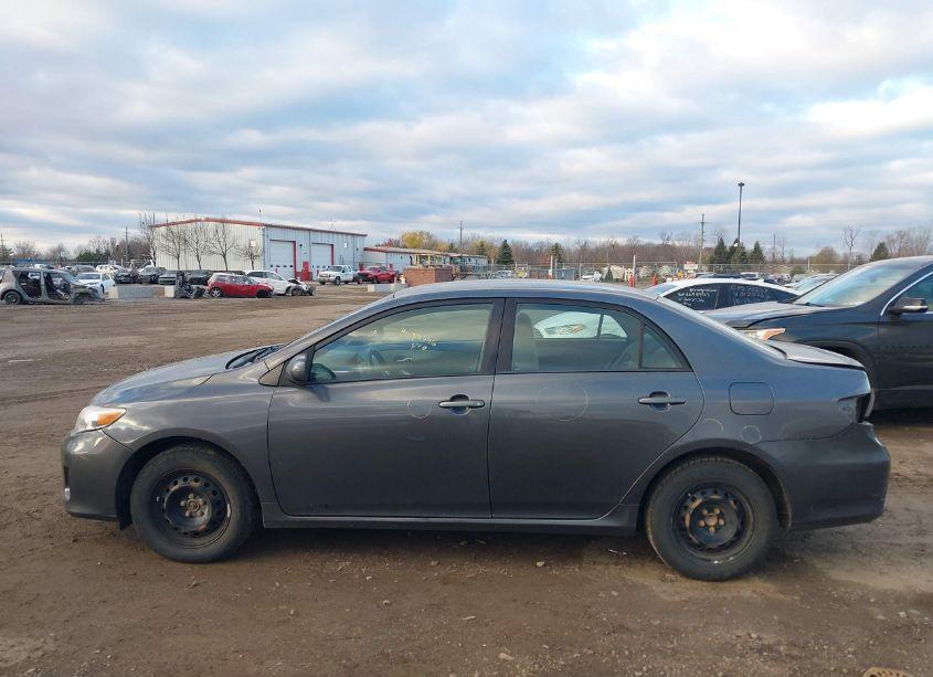 Photo 14 of 2011 Toyota Corolla LE (VIN 2T1BU4EE0BC696375)