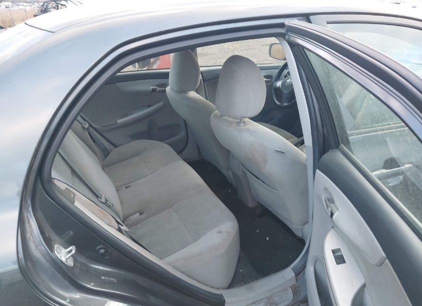 Photo 8 of 2011 Toyota Corolla LE (VIN 2T1BU4EE0BC696375)